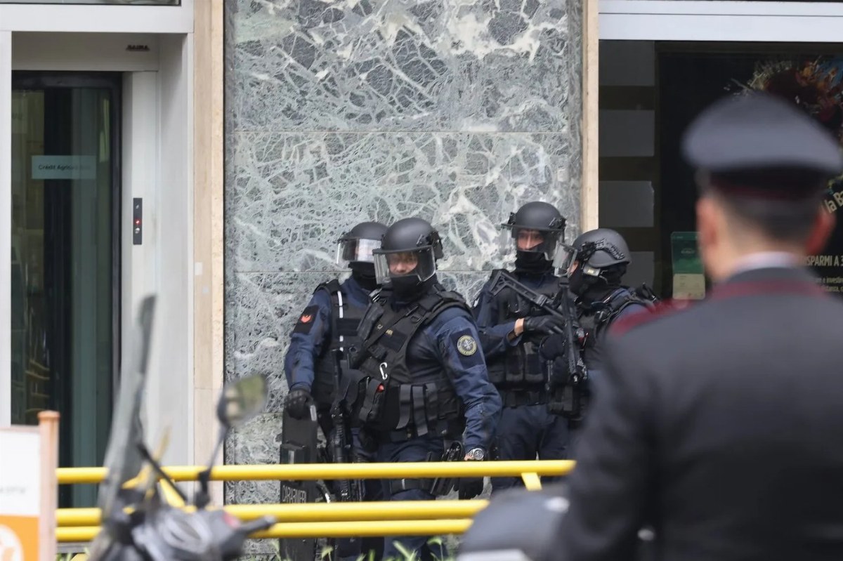 Italian Police Uncover €3 Million Hidden in Walls of Drug Baron’s Home — Authorities in Naples have found over €3 millio