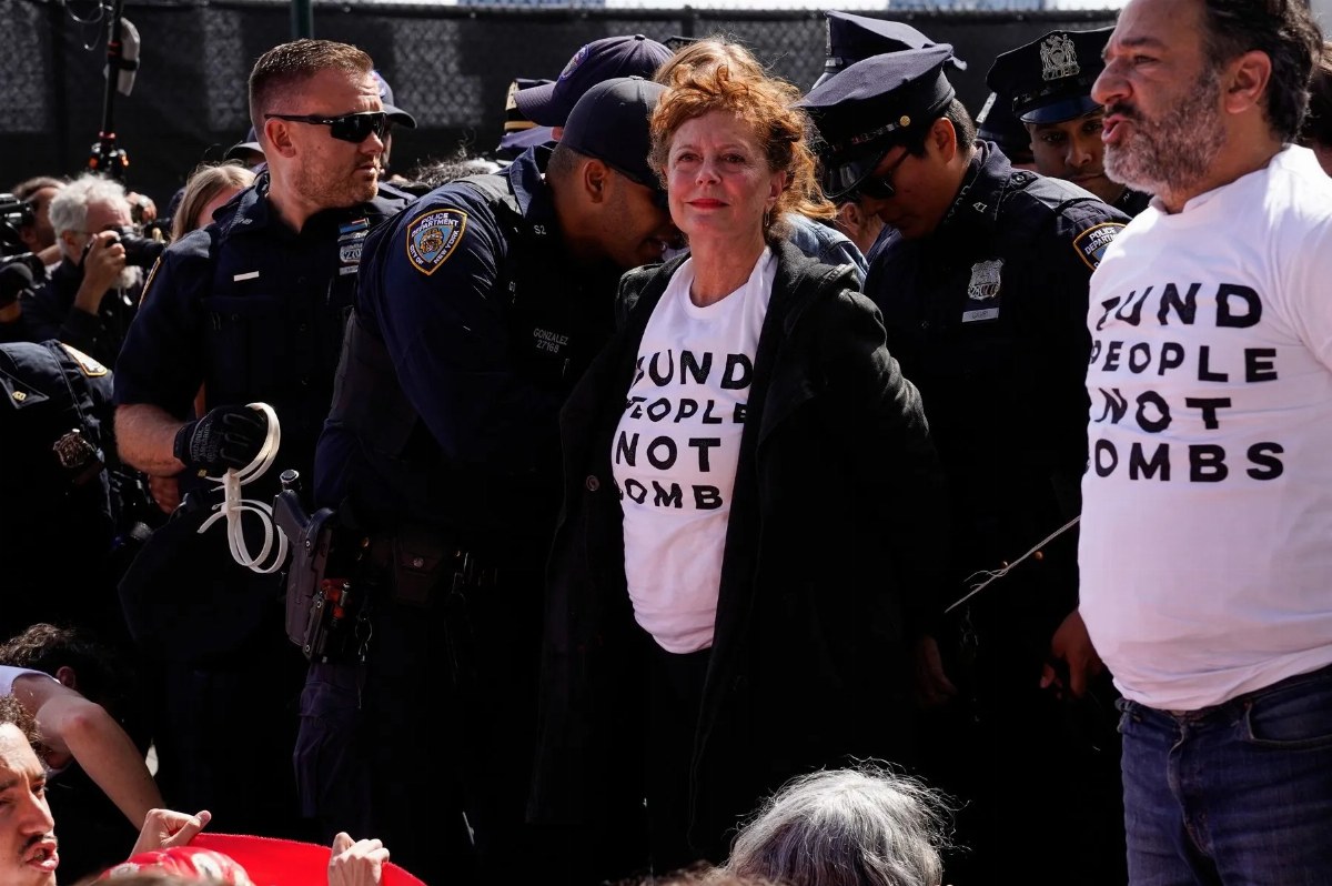 Susan Sarandon and Hannah Einbinder Arrested at New York Anti-Netanyahu Protest — Actresses Susan Sarandon and Hannah Ei