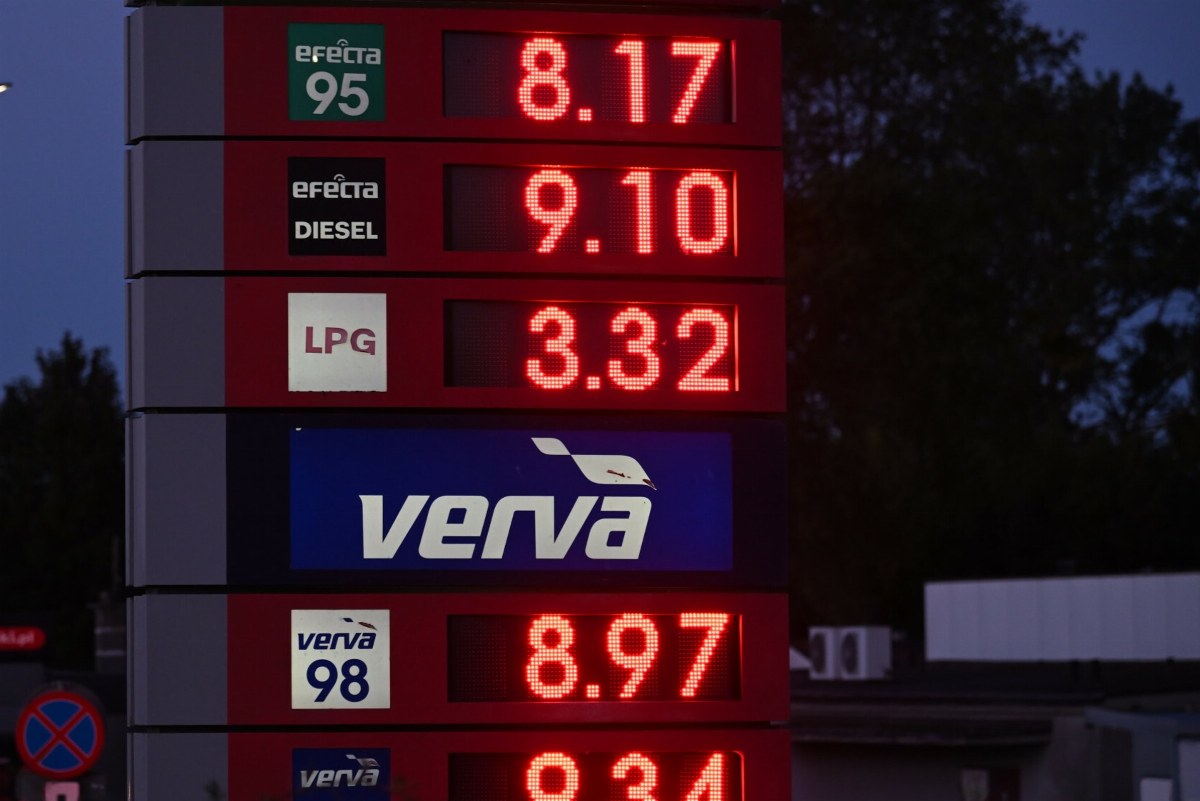 Trump Contemplates Diesel Export Ban to Lower Domestic Fuel Prices — Trump is in talks regarding a potential diesel expo