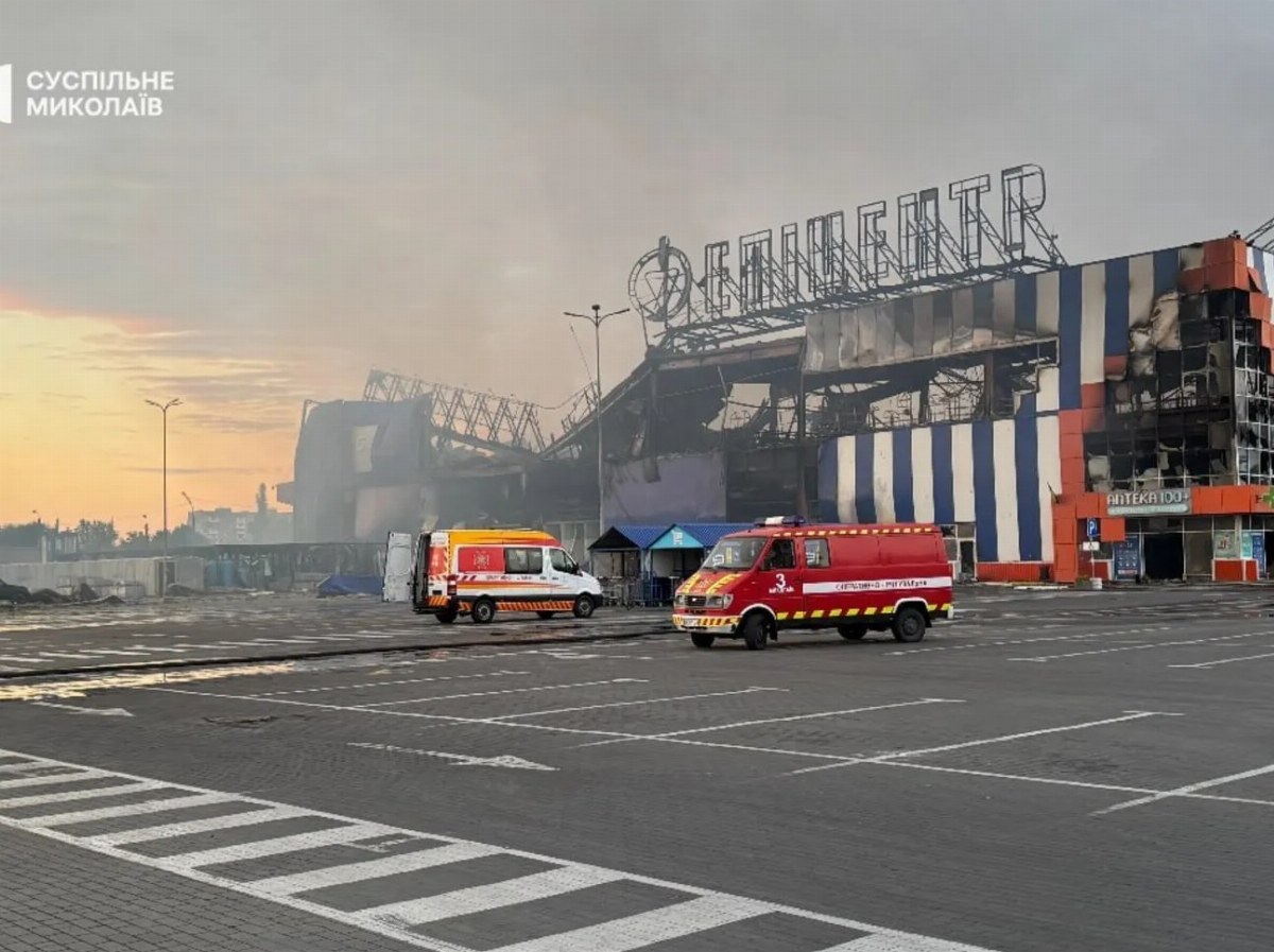 Russian Attacks Claim Lives in Kam'yans'ke and Mykolaiv — Four people have died in Kam'yans'ke amid drone strikes; Mykol