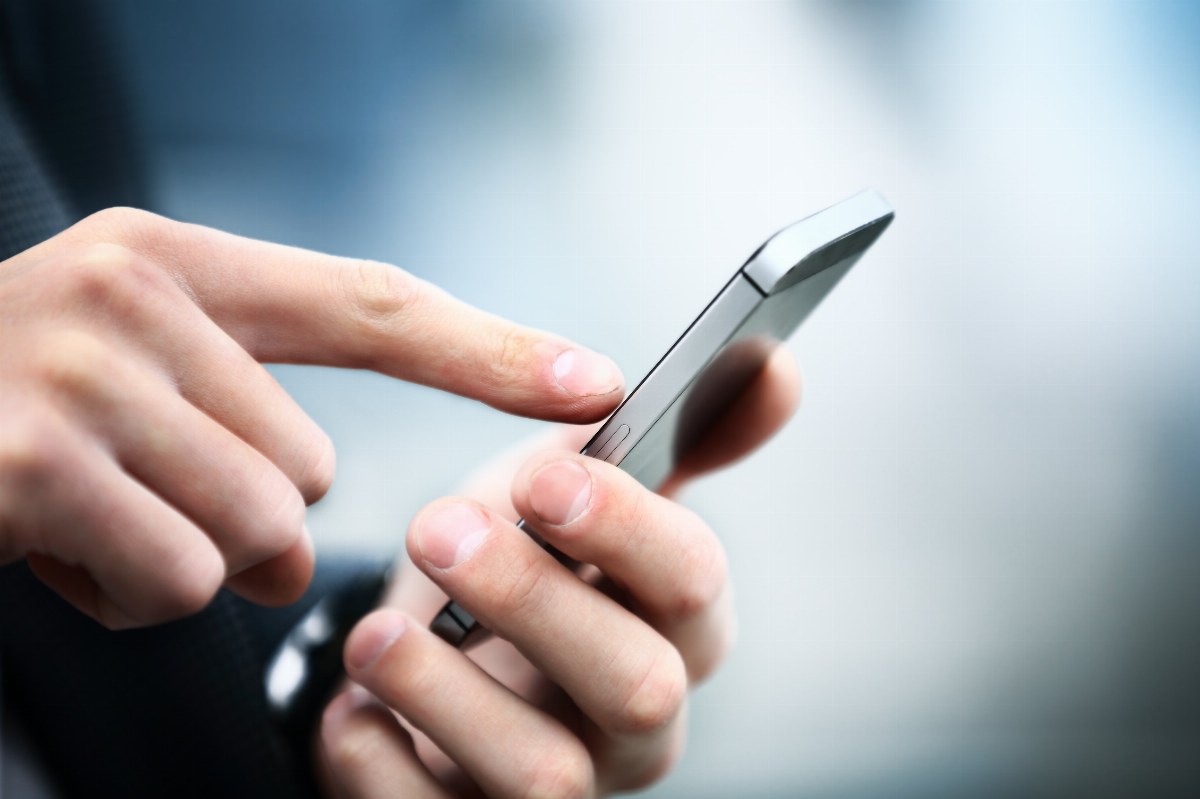 Warnings on Social Media's Risks May Reduce Youth Online Time — A study suggests that health warnings similar to those o