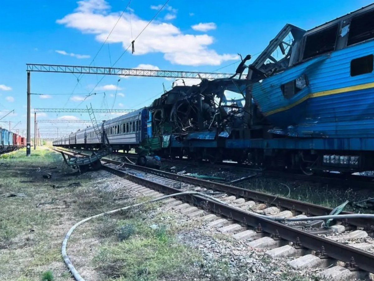 Ukraine Enhances Railway and Border Protection Systems Amid Ongoing Threats — President Zelensky announces new contracts