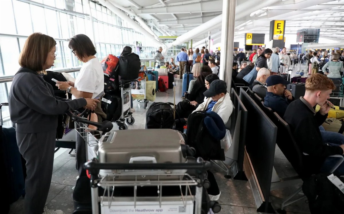 Software Issue Causes Thousands of Flight Cancellations in the UK — A software malfunction, not a military operation, le
