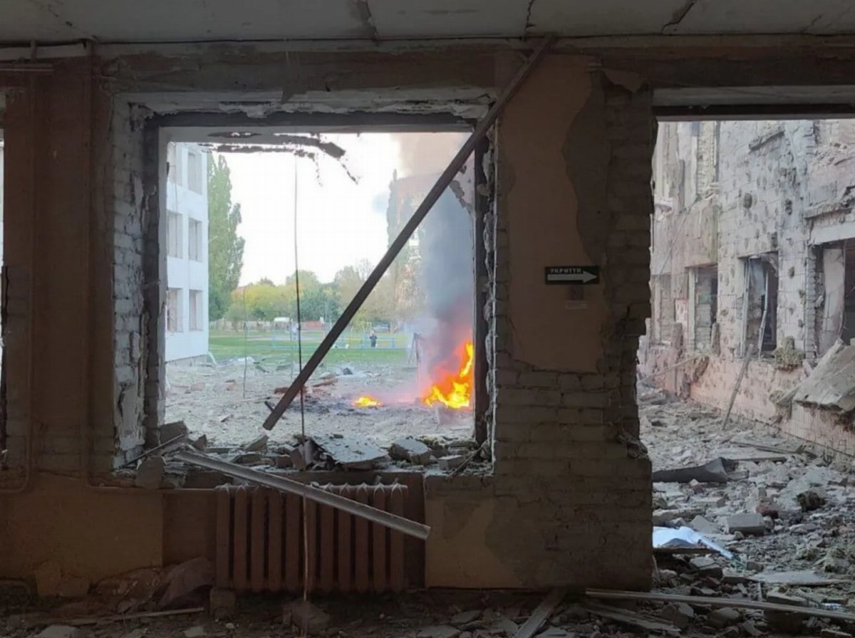 Russia Launches Airstrike on School in Sumy During Classes — A Russian airstrike hit a school in Sumy, claiming two live