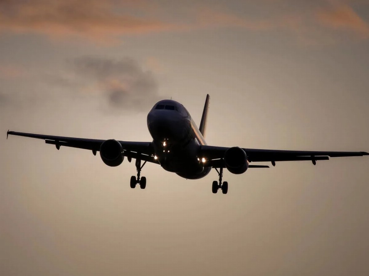 Boeing Passenger Plane Encounters Serious Issues During Takeoff — A Boeing passenger plane faced critical problems after