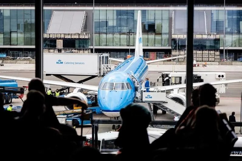Amsterdam Airport Cancels Dozens of Flights Amid Storm Boelo — Amsterdam's Schiphol Airport canceled 90 flights on Sunda