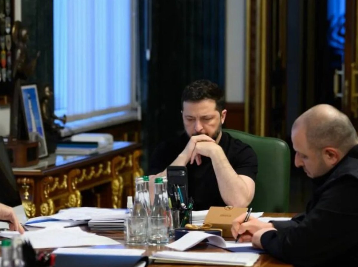 Zelensky Discusses U.S. Support with Witkoff and Kushner — Zelensky emphasizes the importance of U.S. support and ongoin