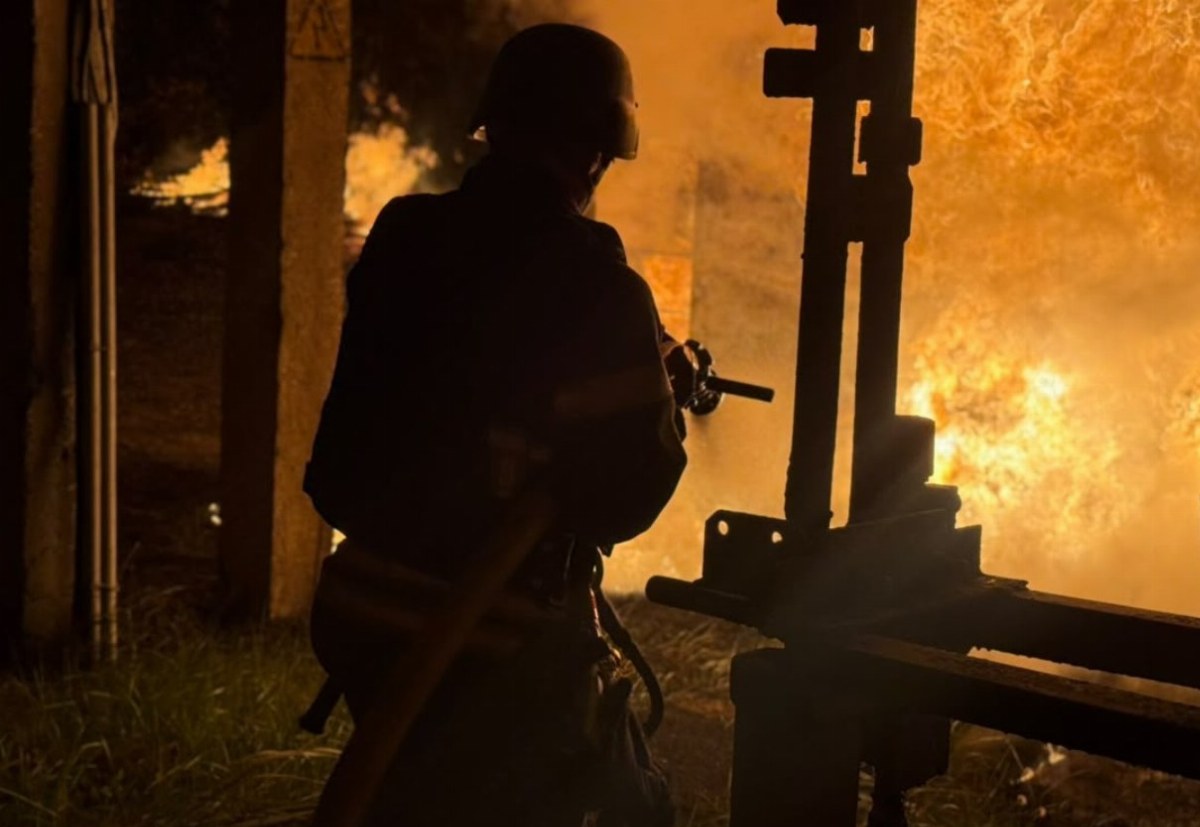 Massive Russian Airstrike Disrupts Ukraine's Energy Infrastructure, Leaving 550,000 Homes Without Power — A recent Russi