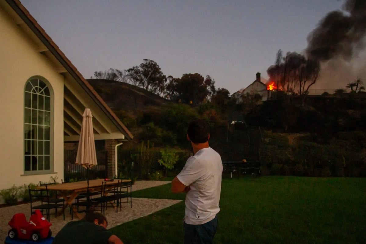 Wildfires Devastate Million-Dollar Homes Near Los Angeles — Major wildfires in California have destroyed multimillion-do