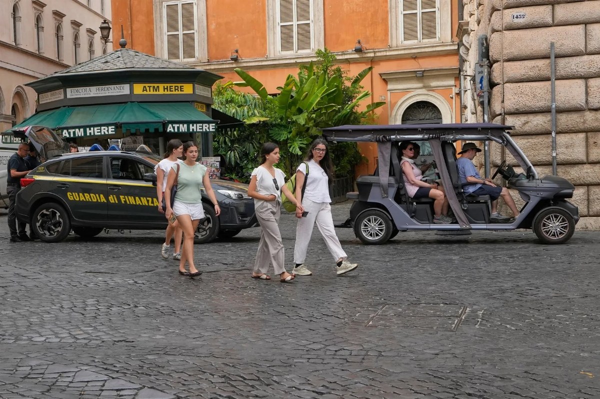 Rising Popularity of Golf Carts in Rome Sparks Local Concerns — The increasing use of golf carts by tourists in Rome is