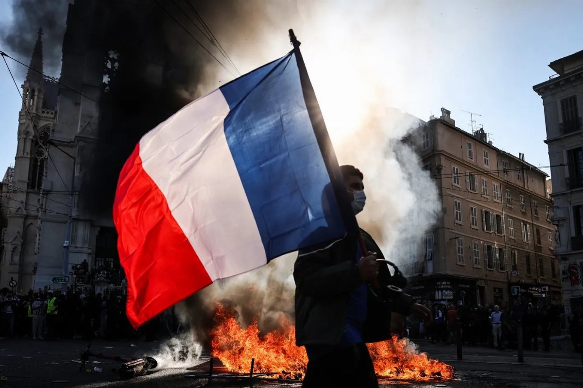 Mass Protests Erupt Across France Over Rising Living Costs Amid Security Concerns — Tens of thousands are protesting in
