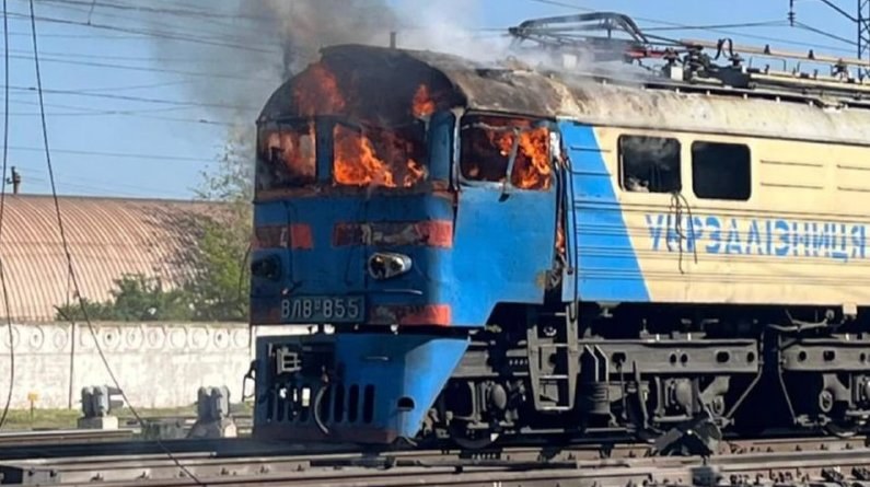 Ukraine Faces Train Shortage Due to Russian Strikes on Railways — Ukraine is nearing the depletion of its train reserves