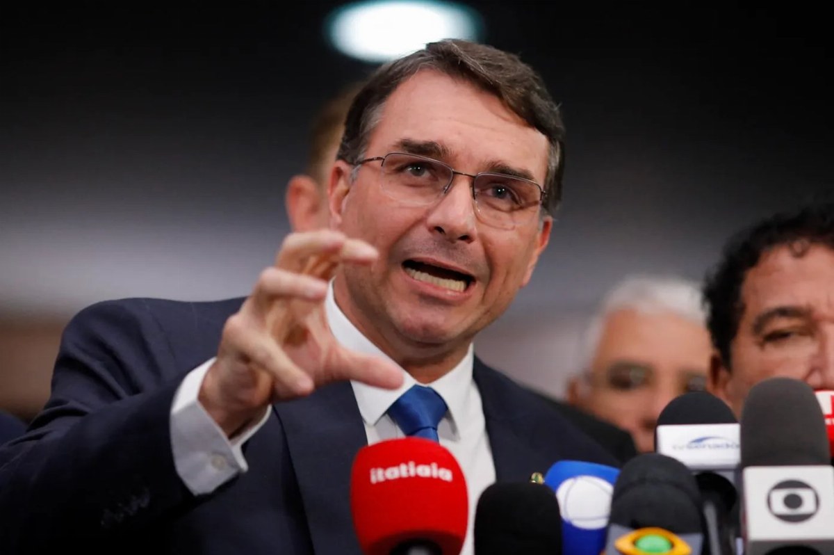 Brazilian Right Distances Itself from Flavio Bolsonaro Following His Move to the U.S. — Brazil's right-wing parties reaf