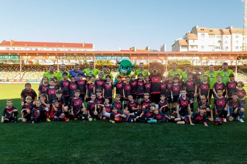 Unique Football Match in Ternopil: 50 Children Face 11 Professionals — A one-of-a-kind football match in Ternopil featur