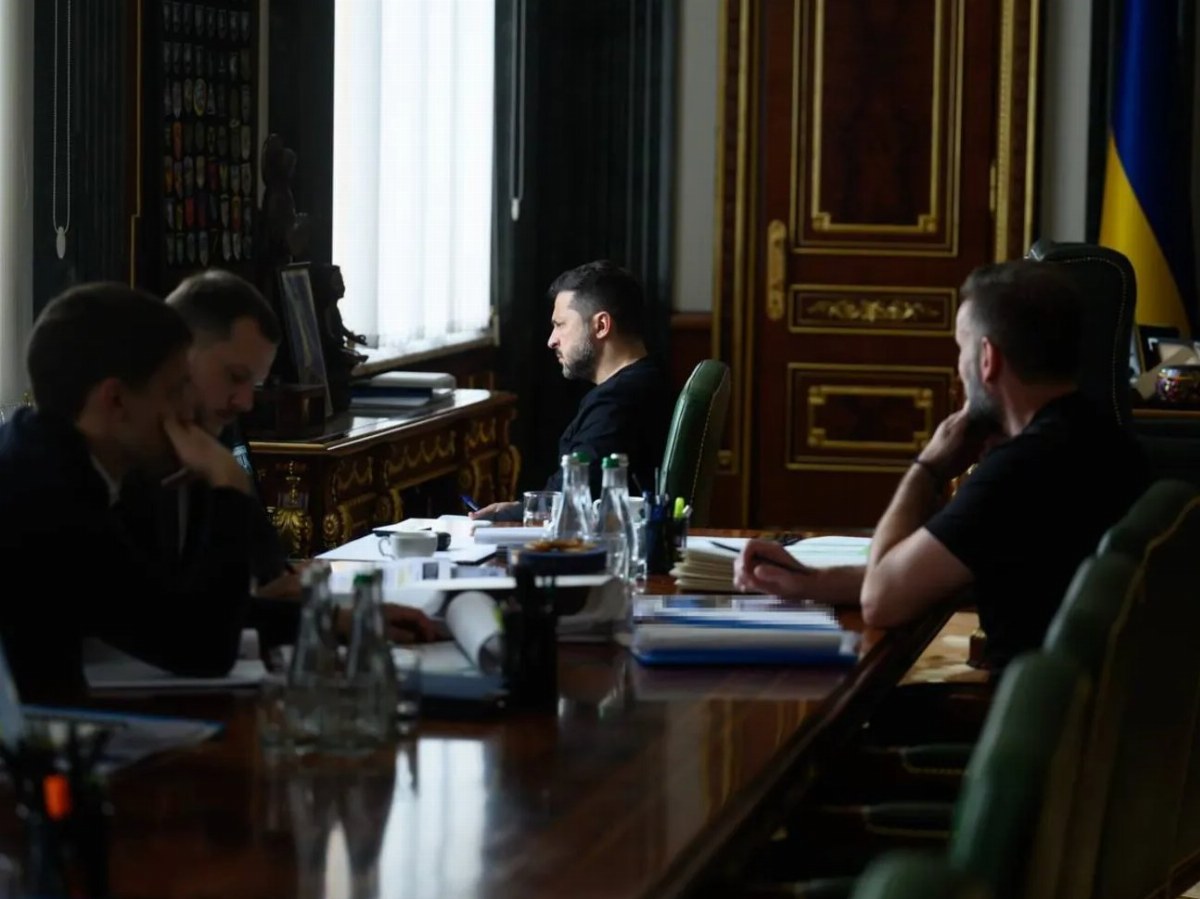 Zelensky Alerts on Russian Preparations for New Massive Strike — Ukrainian President Zelensky discusses defense preparat