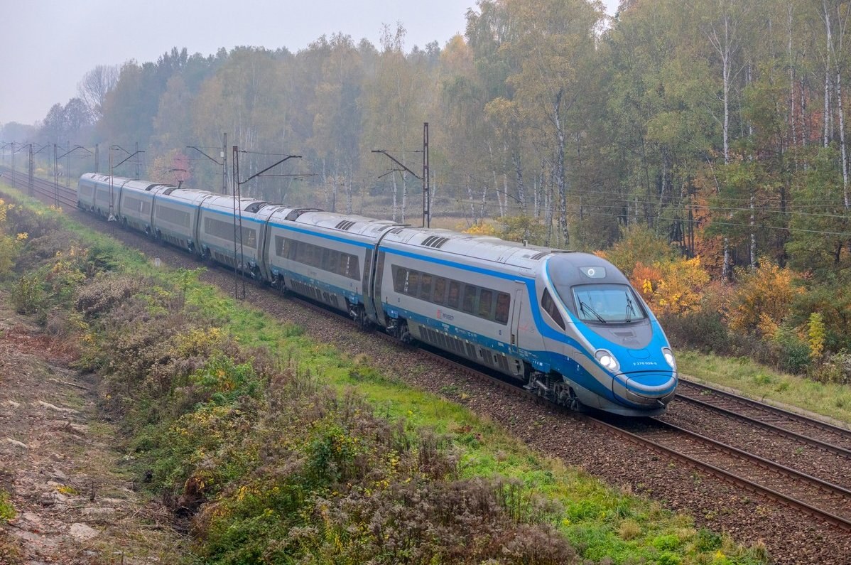 New Train Schedule to Cut Travel Times Between Krakow and Warsaw — Starting December 13, new train schedules will reduce