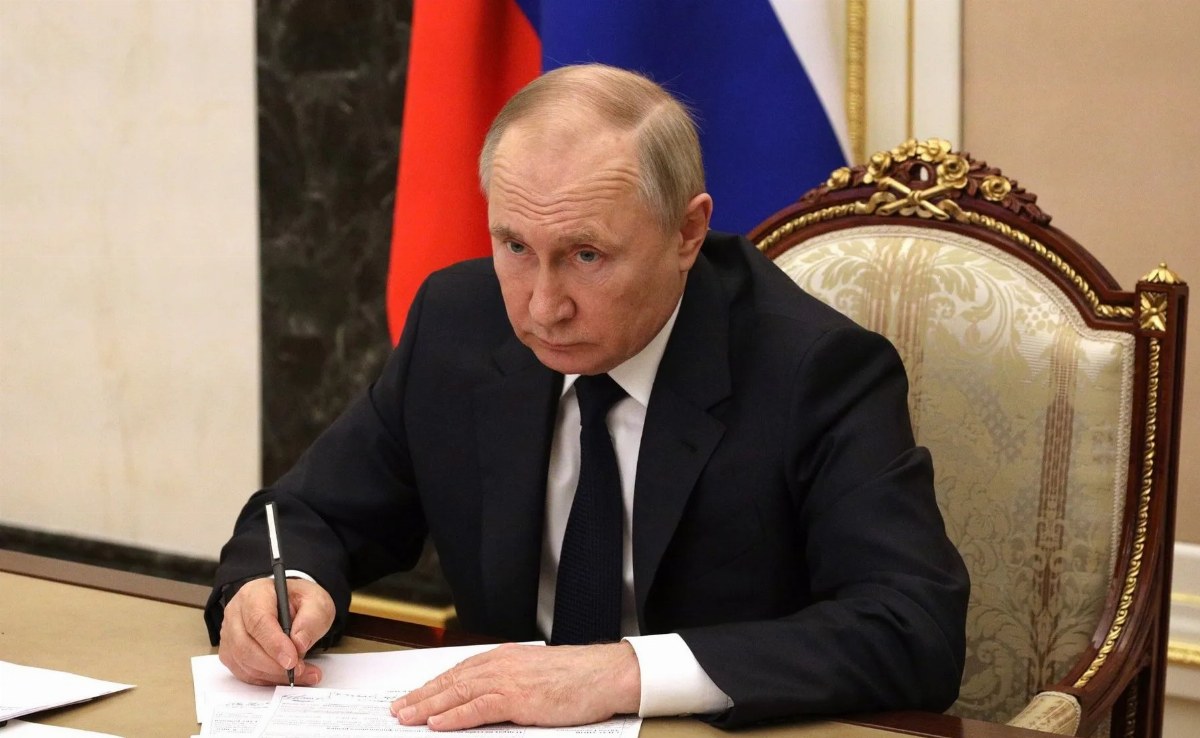 Putin Addresses Cybersecurity Urgency in Meeting with Officials — President Putin convenes senior officials to discuss u