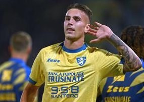 Antonio Raimondo Shines in Serie A with Hat Trick for Frosinone — Antonio Raimondo scored a hat trick, leading Frosinone